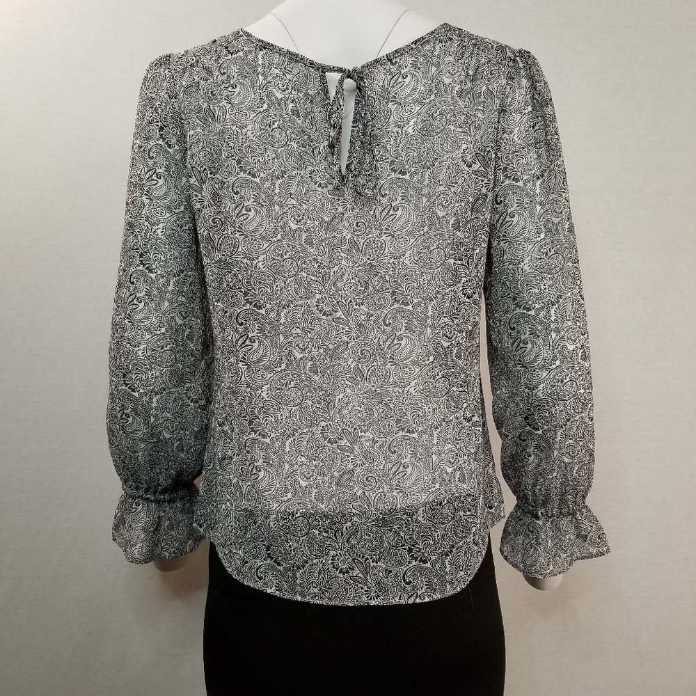 CASUAL CORNER Women's Blouse w/Tie Clouser